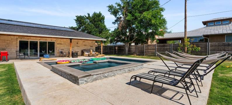 The Gateway 6卧室 2栋房屋 游戏室 游泳池(The Gateway - 6Bed W Two Houses GameRoom & Pool)图片