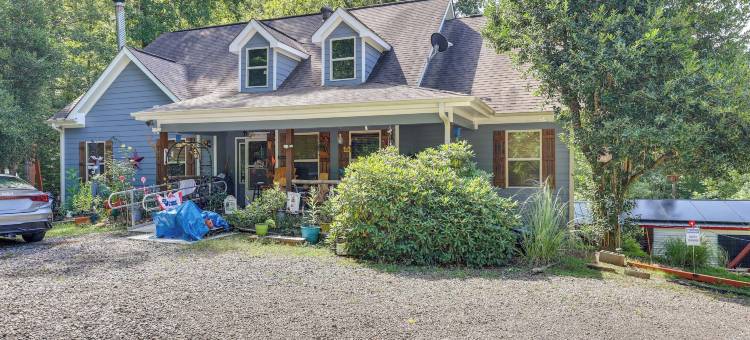 乔治亚州带2个火坑和溪流通道的家(Georgia Home w/ 2 Fire Pits & Creek Access!)图片