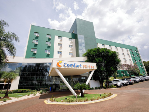 隆德里纳舒适套房酒店