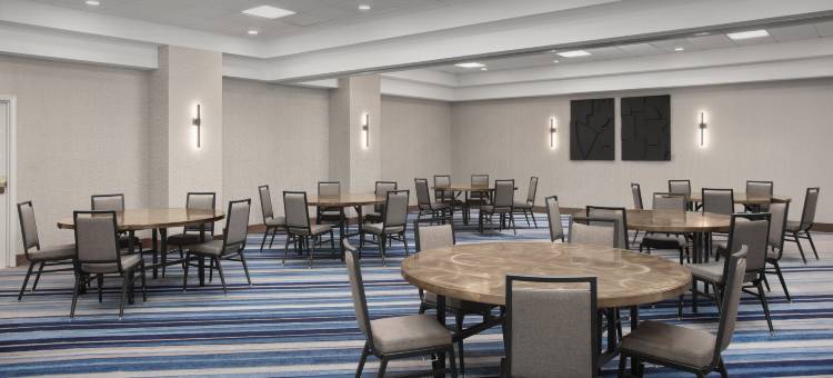 达拉斯希尔顿安泊套房酒店-近商业街廊(Embassy Suites by Hilton Dallas Near the Galleria)图片