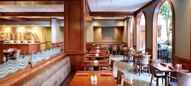 底特律迪尔伯恩希尔顿逸林酒店(DoubleTree by Hilton Detroit - Dearborn)图片