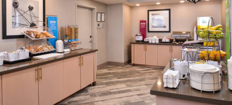 阿尔图纳 - 得梅因希尔顿欢朋酒店(Hampton Inn & Suites Altoona des Moines)图片