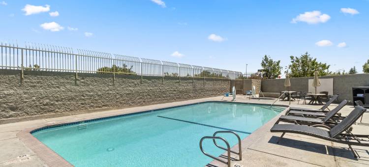 兰开斯特羚羊谷舒适套房酒店(Comfort Inn & Suites Lancaster Antelope Valley)图片