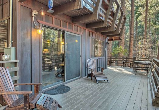 Walk Downtown Arnold Cabin with Large Deck! Hotel Overview