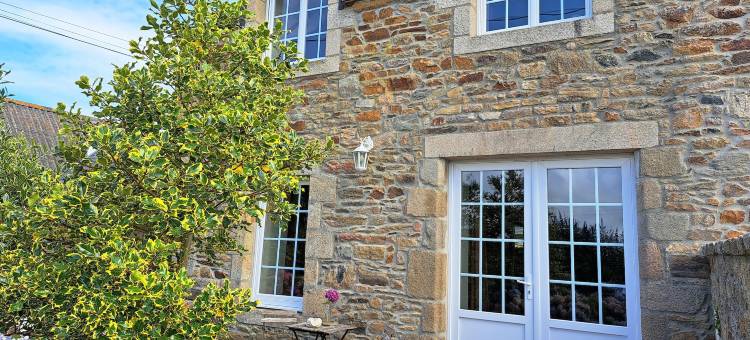 Stone House in Brittany near the Sea图片