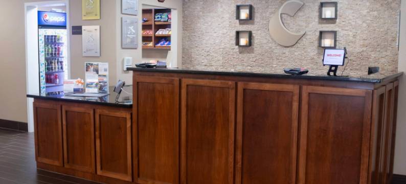 卡德威尔舒适酒店及套房(Comfort Inn & Suites)图片