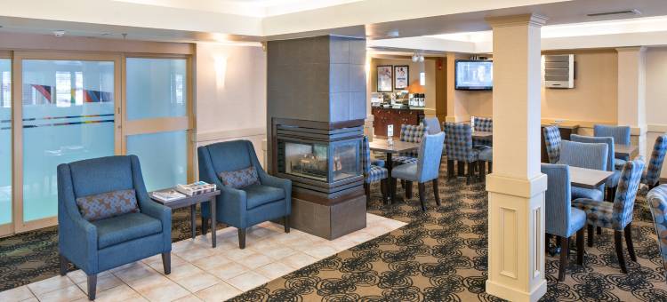 Holiday Inn Express 红鹿(Holiday Inn Express Red Deer)图片