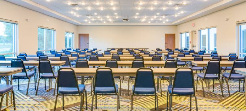 拉塞尔维尔套房智选假日酒店(Holiday Inn Express & Suites RUSSELLVILLE by IHG)图片