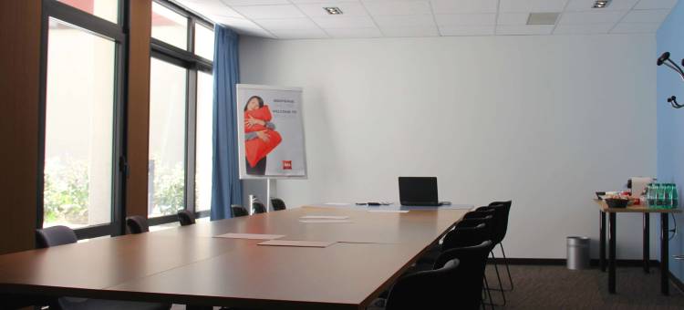 宜必思里尔中心大广场酒店(2015 年 3 月开业)(Ibis Lille Centre Grand Palais)图片