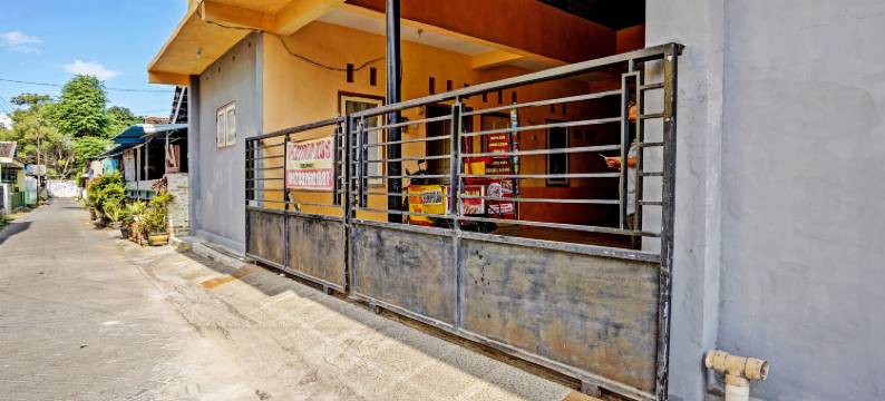 O酒店莉莉公寓伊斯兰旅馆靠近吉塔邦皇家城市(Hotel O Lili Kost SyariahNearKetapang Royal City)图片