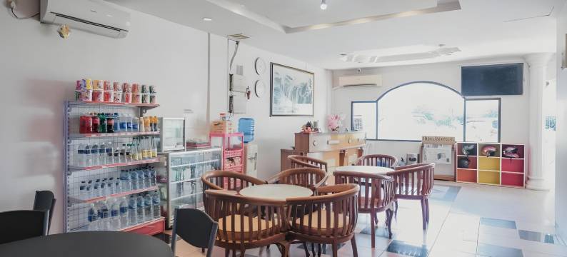 红多兹酒店-近巴淡岛名古屋山购物中心5号(Reddoorz Near Nagoya Hill Mall Batam 5)图片