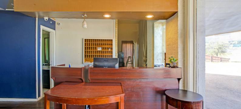 Hotel O 的日落旅馆 Flatonia I 10(Sunset Inn by Hotel O Flatonia I - 10)图片