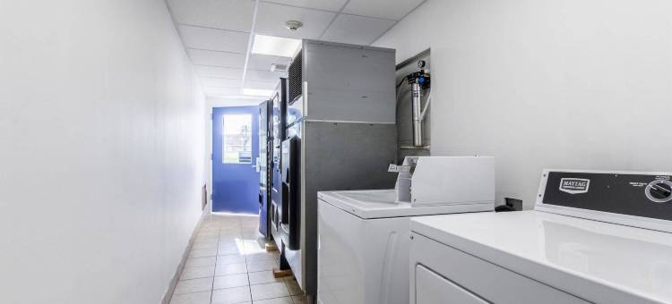 新不伦瑞克Motel 6，NJ(Motel 6 New Brunswick, NJ)图片