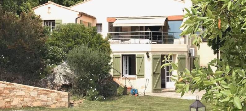Villa in Cavalaire-Sur-Mer with Sea Views图片