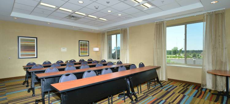 欧克莱尔奇珀瓦福尔斯万枫酒店及套房(Fairfield Inn & Suites Eau Claire Chippewa Falls)图片
