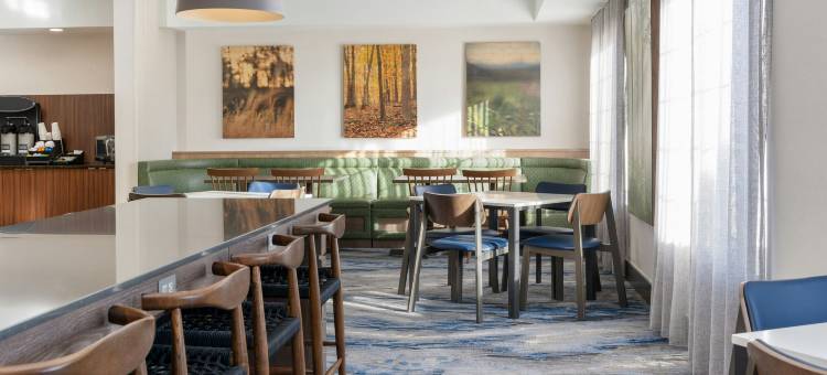 辛辛那提东门万枫套房酒店(Fairfield Inn & Suites Cincinnati Eastgate)图片