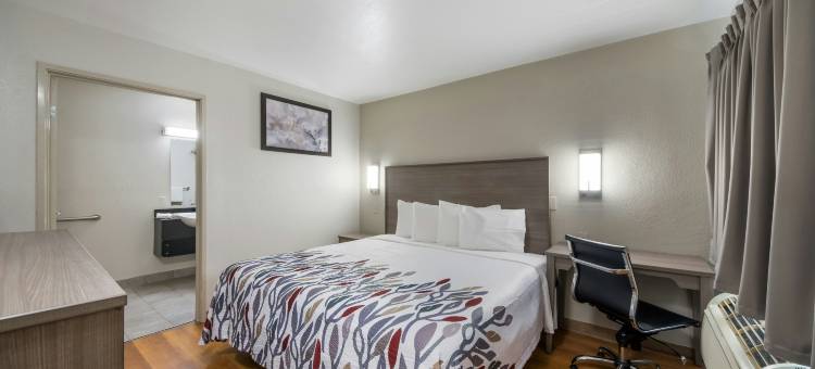 圣安东尼奥东红屋顶酒店 - 弗罗斯特银行中心(Red Roof Inn San Antonio E - Frost Bank Center)图片