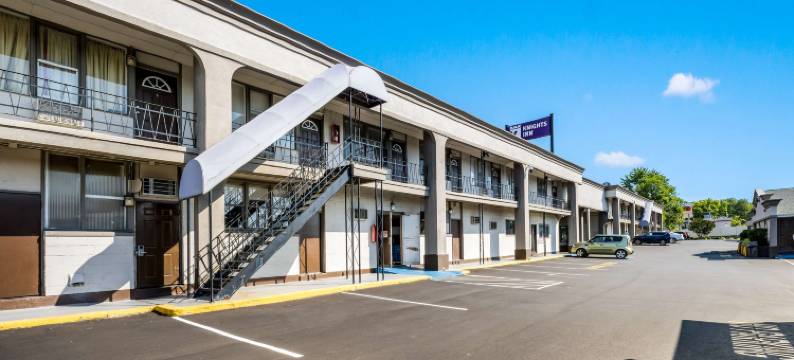 特雷沃斯骑士酒店(Knights Inn Trevose)图片