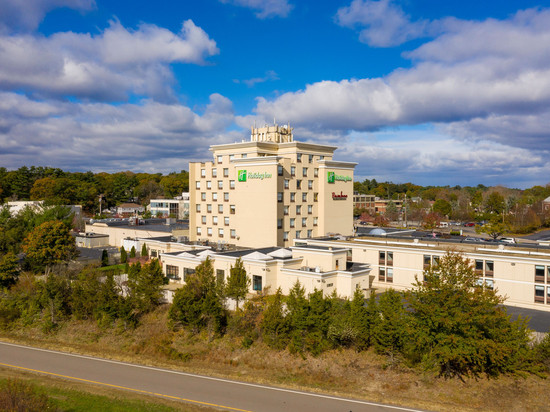 波士顿戴达姆假日酒店及会议中心