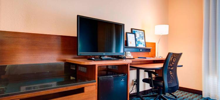 舒适套房酒店绿湾体育场区(Comfort Inn & Suites Green Bay Stadium Area)图片