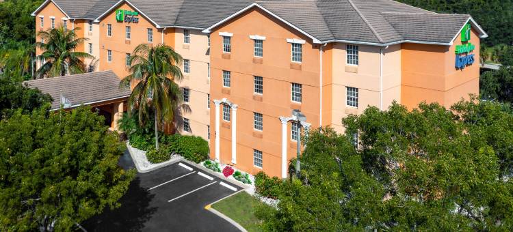 智选假日套房酒店博尼塔斯普林斯 by IHG(Holiday Inn Express & Suites Naples North - Bonita Springs by IHG)图片