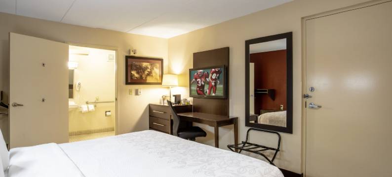 红顶PLUS+巴尔的摩北酒店-蒂莫尼姆(Red Roof Plus+ Baltimore North - Timonium)图片