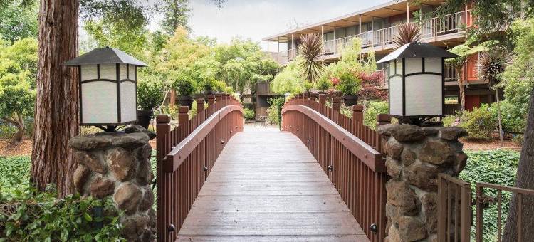 克里克塞德旅馆(Creekside Inn)图片