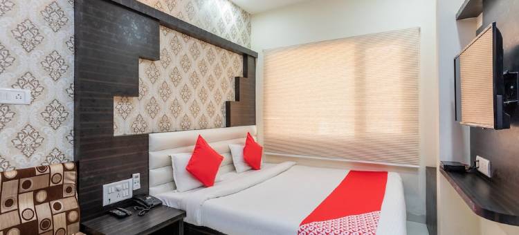 OYO 12128 Hotel Sajan Palace图片