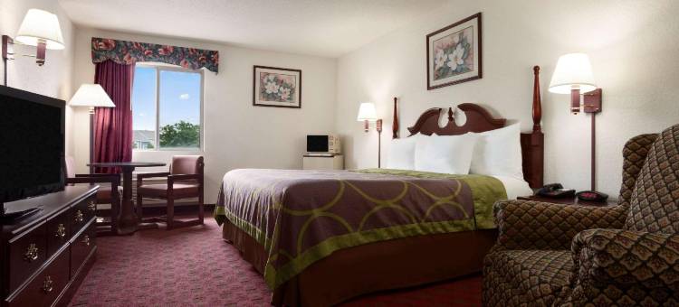 奥罗拉-内珀维尔地区速8酒店(Super 8 by Wyndham Aurora/Naperville Area)图片