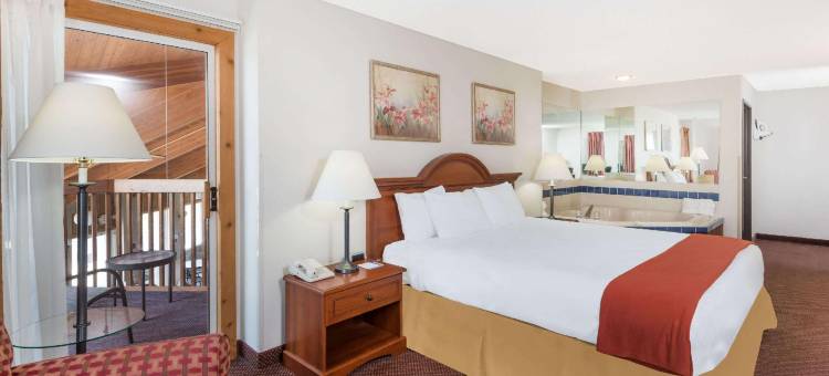 罗拉温德姆呗盟酒店(Baymont by Wyndham Rolla)图片