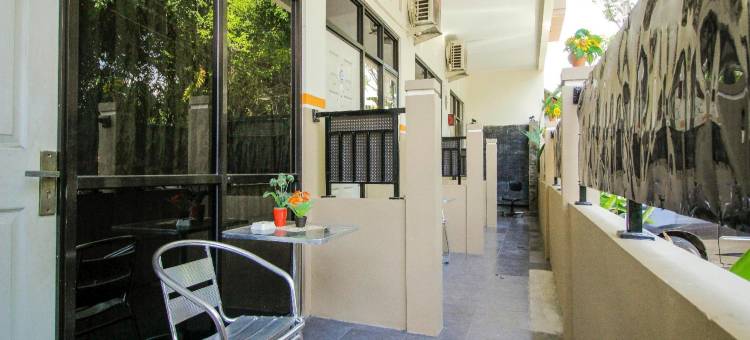 红门酒店@卡美娜多加兰普拉姆(RedDoorz @ Jalan Pramuka Manado)图片