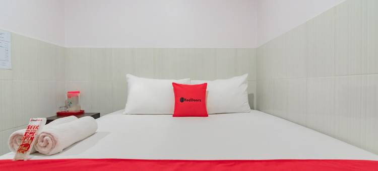 红多兹酒店@科姆普勒克坤甸购物中心(RedDoorz @ Komplek Pontianak Mall)图片