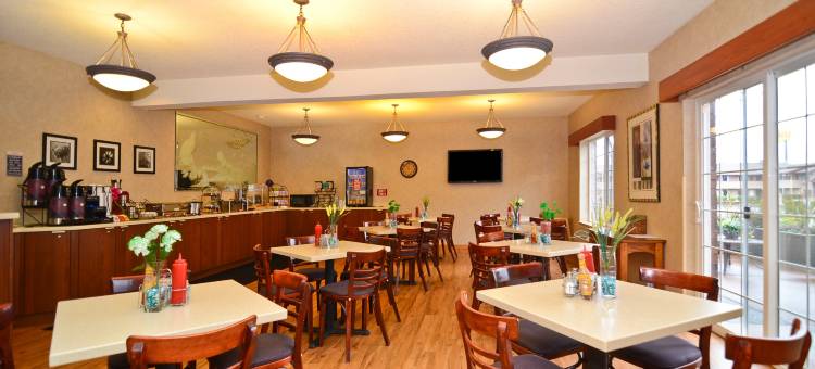 奇黑利斯公园贝斯特韦斯特优质套房酒店(Best Western Plus Park Place Inn  Suites)图片
