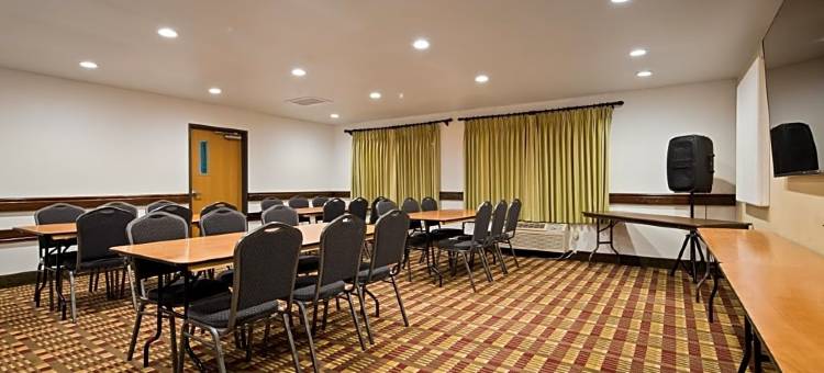 白松酒店套房(White Pines Inn & Suites)图片