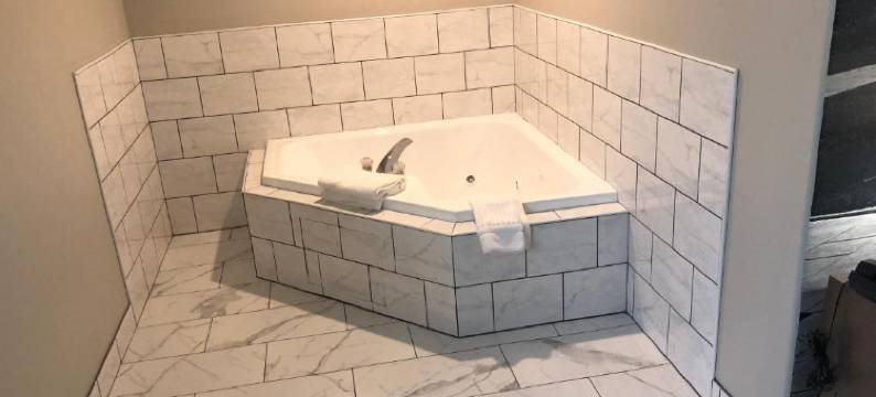 印第安纳波利斯机场凯隆波因特酒店(Clarion Pointe Indianapolis Airport)图片