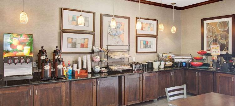 红狮酒店及套房休斯敦IAH机场(Red Lion Inn & Suites Houston IAH Airport)图片