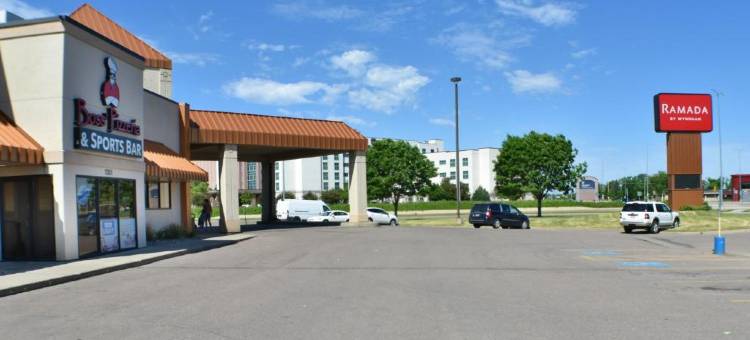 苏福尔斯机场 - 水上乐园及活动中心温德姆华美达饭店(Ramada by Wyndham Sioux Falls Airport-Waterpark & Event Ctr)图片