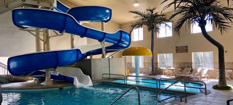 拉蒂森比马克水上公园乡村酒店套房(Country Inn & Suites by Radisson Bismarck Waterpark)图片