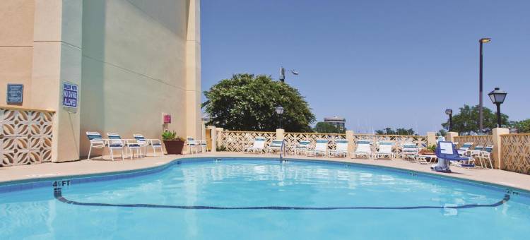 查尔斯顿河景拉昆塔温德姆套房酒店(La Quinta Inn & Suites by Wyndham Charleston Riverview)图片