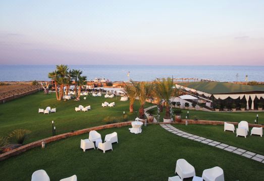 Hotel Capo Campolato Hotel Overview