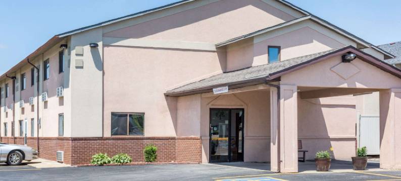 奥西奥拉温德姆速8酒店(Super 8 by Wyndham Osceola IA)图片