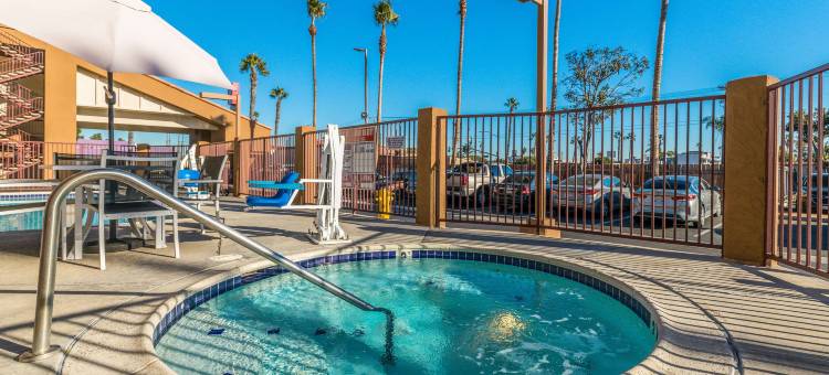 丘拉维斯塔/圣地牙哥温德姆戴斯酒店(Days Inn by Wyndham Chula Vista/San Diego)图片