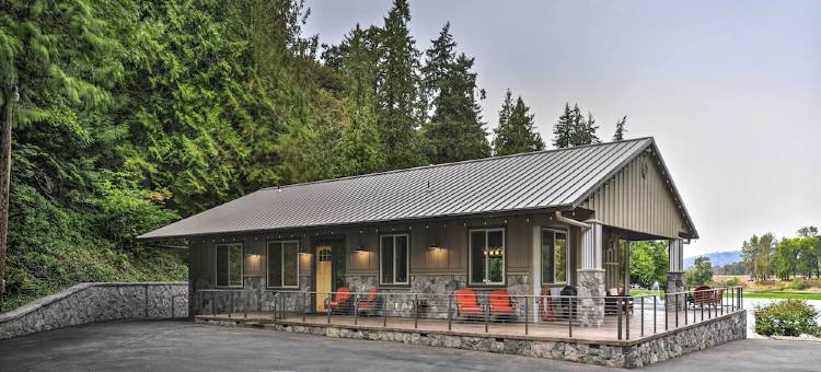 Luxurious Waterfront Retreat w/ Private Pond!图片