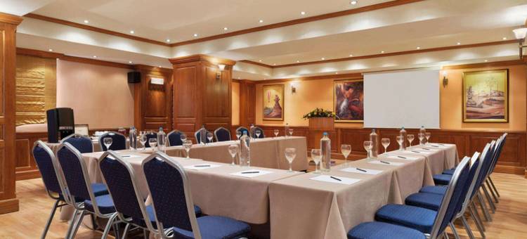 阁楼河滨雅典俱乐部温德姆华美达酒店(Ramada by Wyndham, Athens Club Attica Riviera)图片