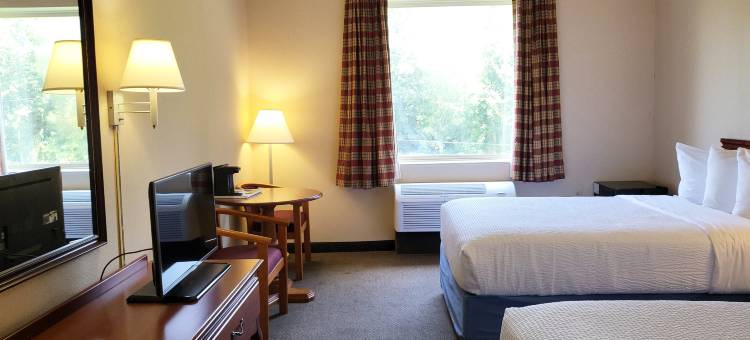 西自由市马格努森酒店(Magnuson Hotel West Liberty)图片