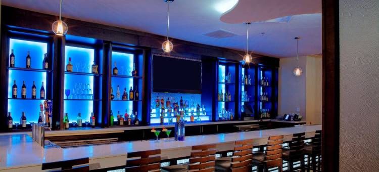 杰克逊维尔机场希尔顿逸林酒店(DoubleTree by Hilton Hotel Jacksonville Airport)图片