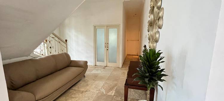 红门酒店靠近万鸦老市政厅(RedDoorz Near Kantor Walikota Manado)图片