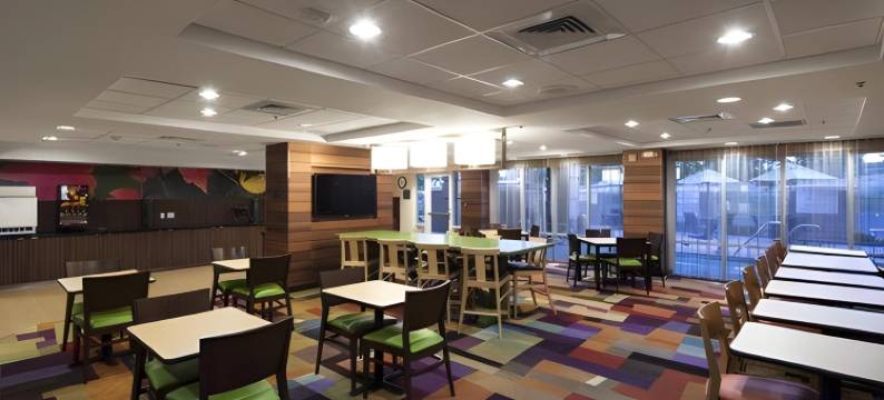 洛克林广场区智选假日酒店(Holiday Inn Express ROCKLIN - GALLERIA AREA by IHG)图片