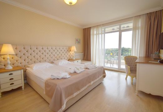 Therma Palace - Spa Mineral Pool & All Inclusive & Free Parking Hotel Overview