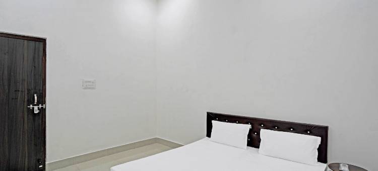 Hotel O Sky Touch Hotel图片